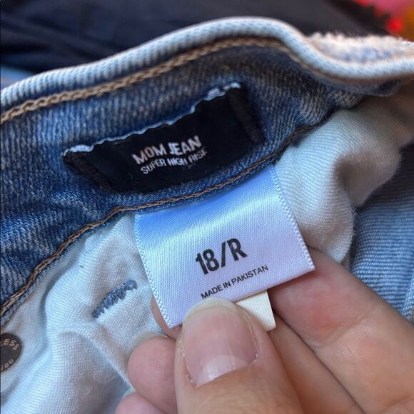 Express mom Jean super high rise size 18 - Picture 6 of 7